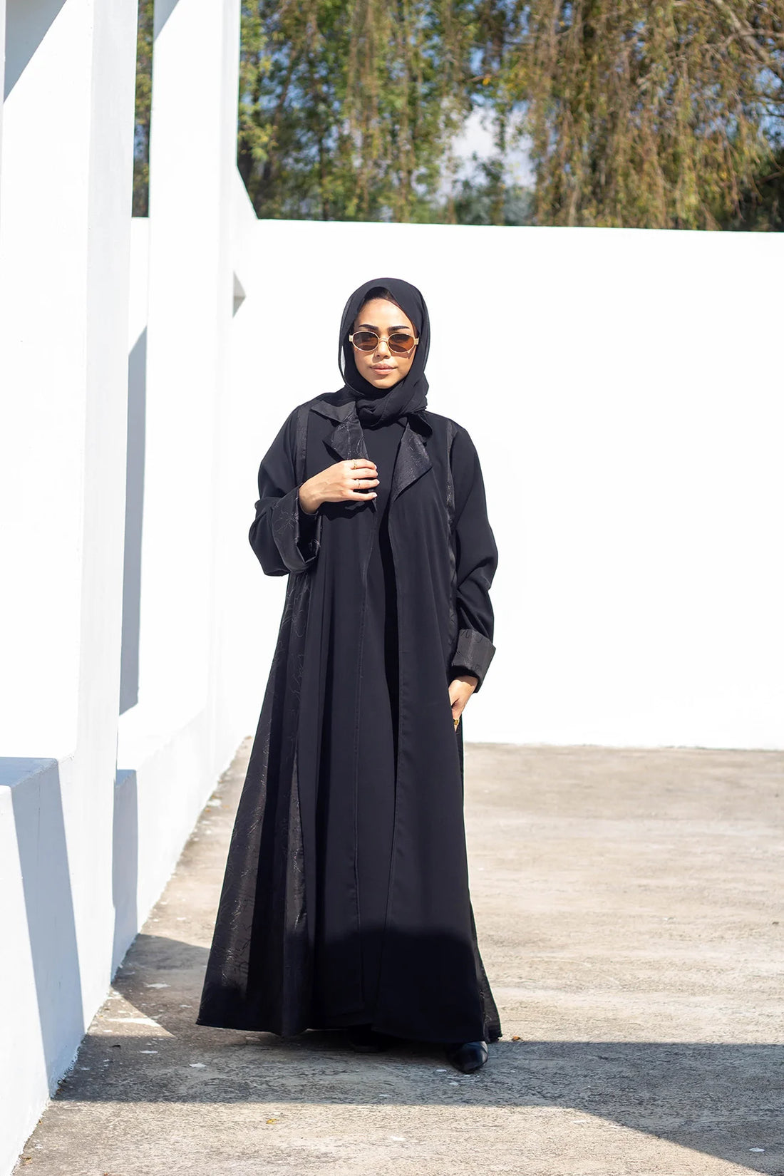 Siyah | Brocade Lapel Abaya w/ Inner – TA00207