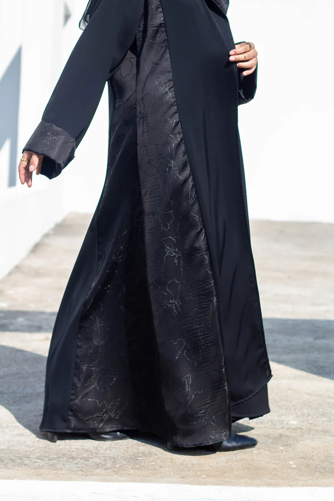 Siyah | Brocade Lapel Abaya w/ Inner – TA00207