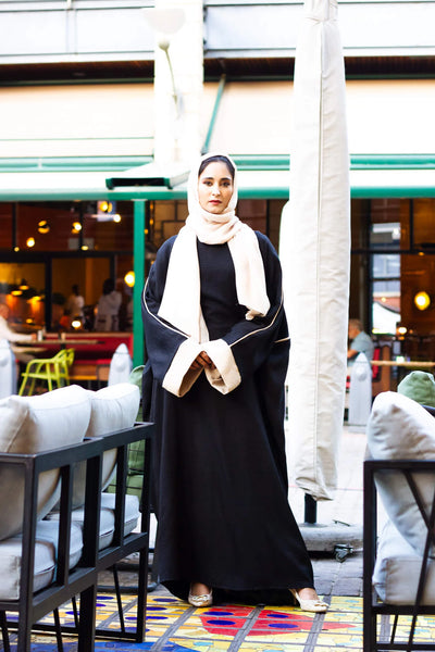 Zerafat (Elegance) – Abaya with Inner Belt