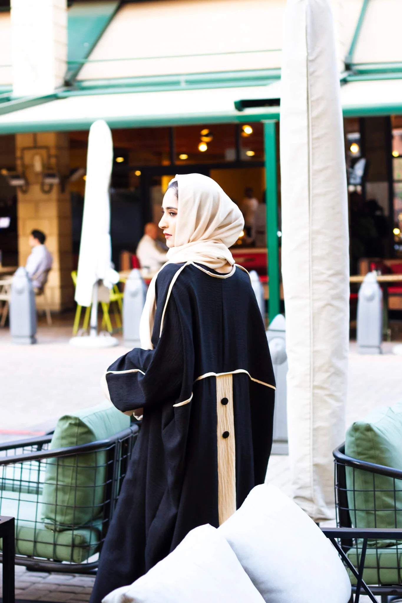 Zerafat (Elegance) – Abaya with Inner Belt