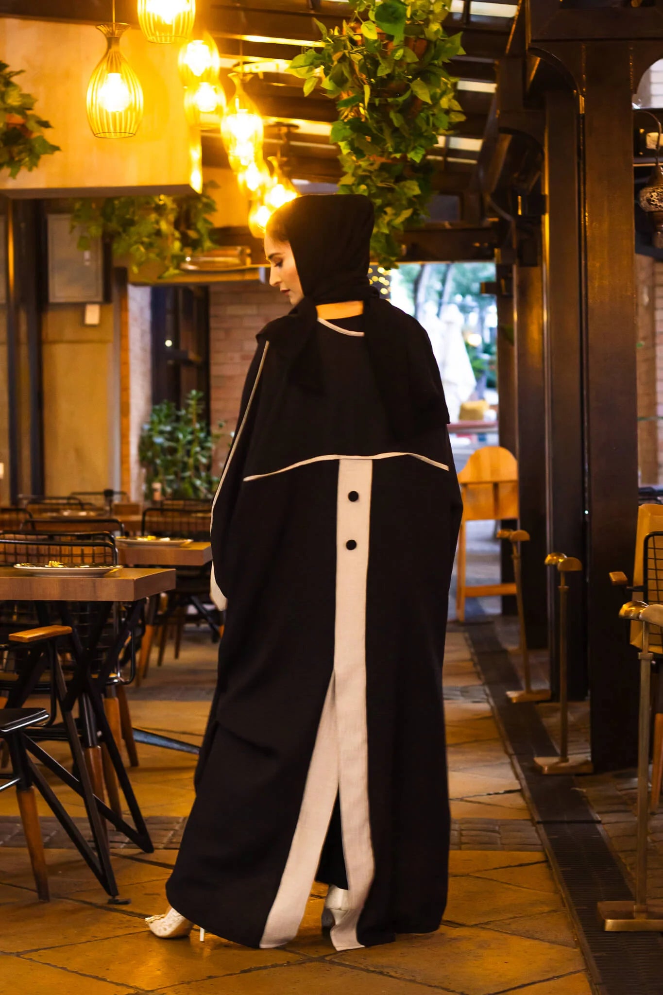 Zerafat (Elegance) – Abaya with Inner Belt