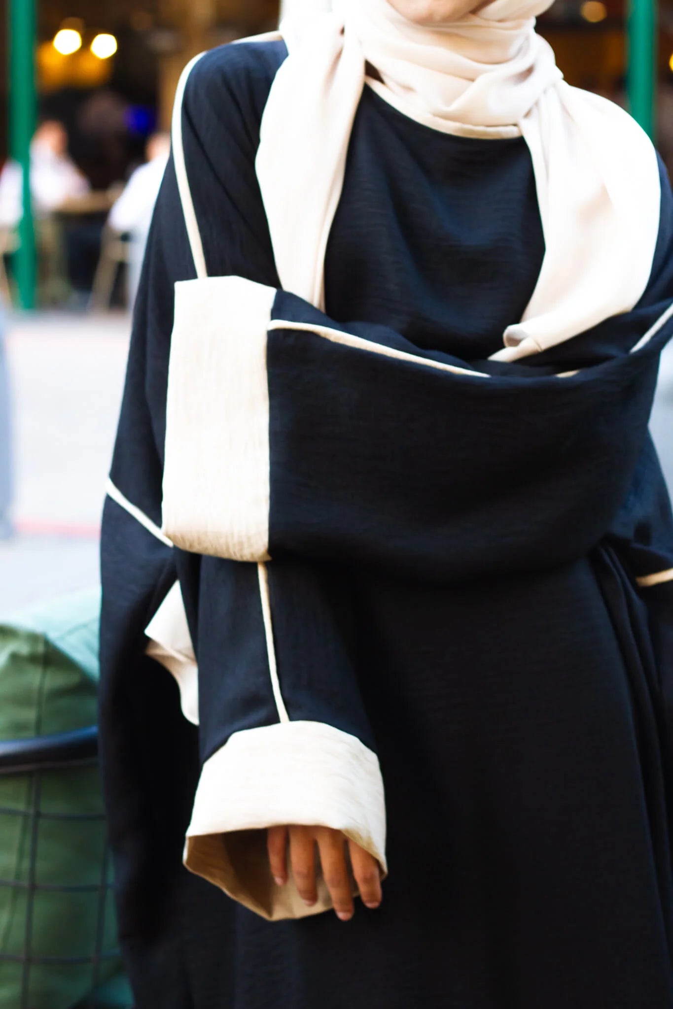 Zerafat (Elegance) – Abaya with Inner Belt